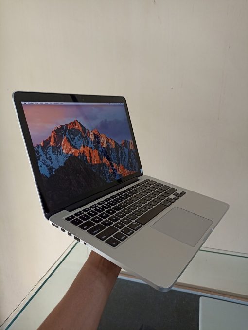 MacBook Pro Retina 13.3 inch Early 2015 Core i5 - Image 2