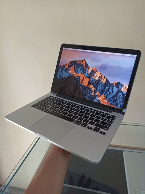 MacBook Pro Retina 13.3 inch Early 2015 Core i5 - Image 3
